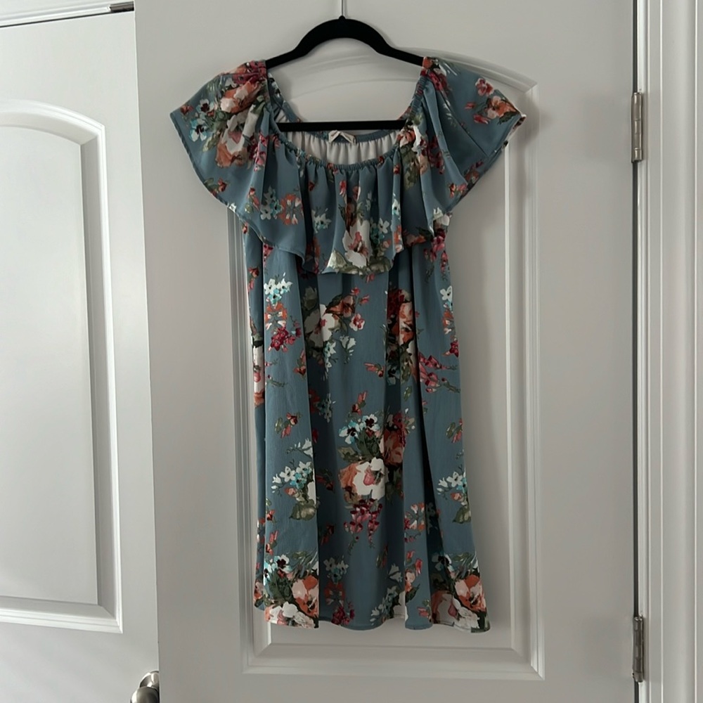 Women’s size medium summer dress